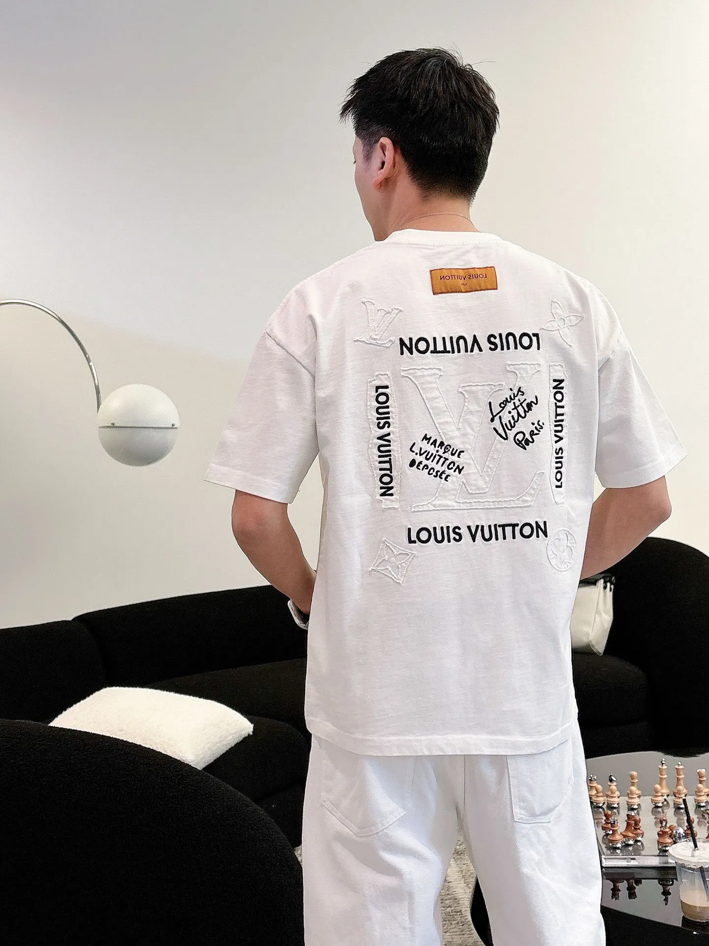 Louis Vuitton/ logo